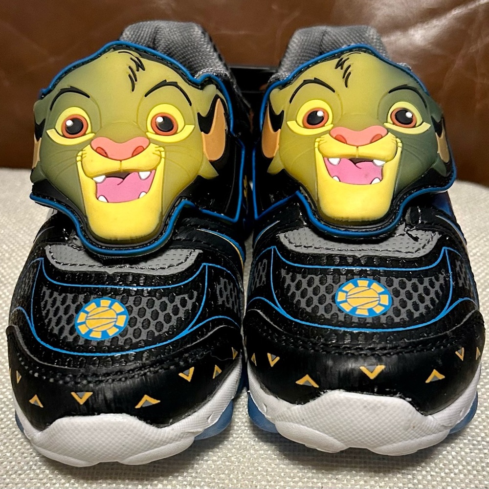 Lion King Simba Light up Tennis shoes